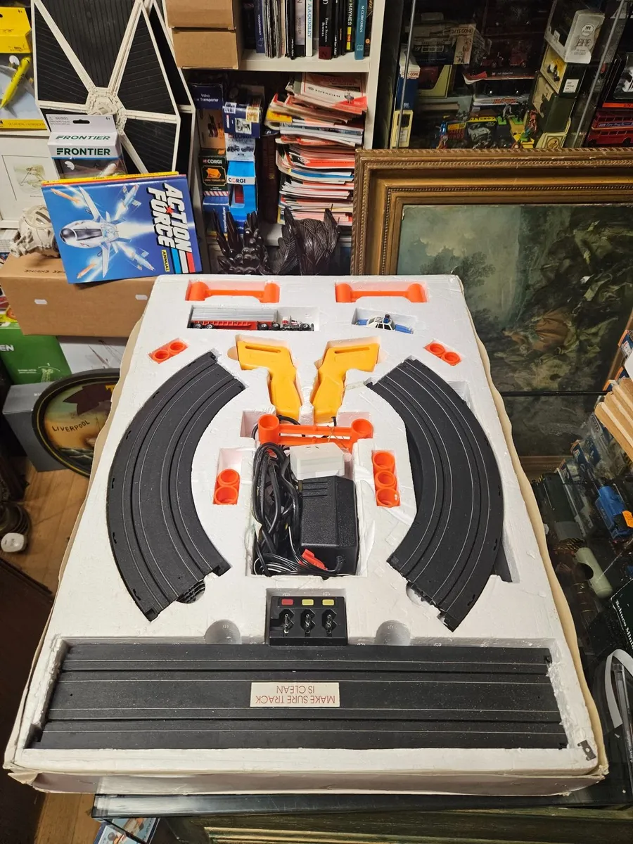 Scalextric Aurora Police Chase Race Track - Image 3