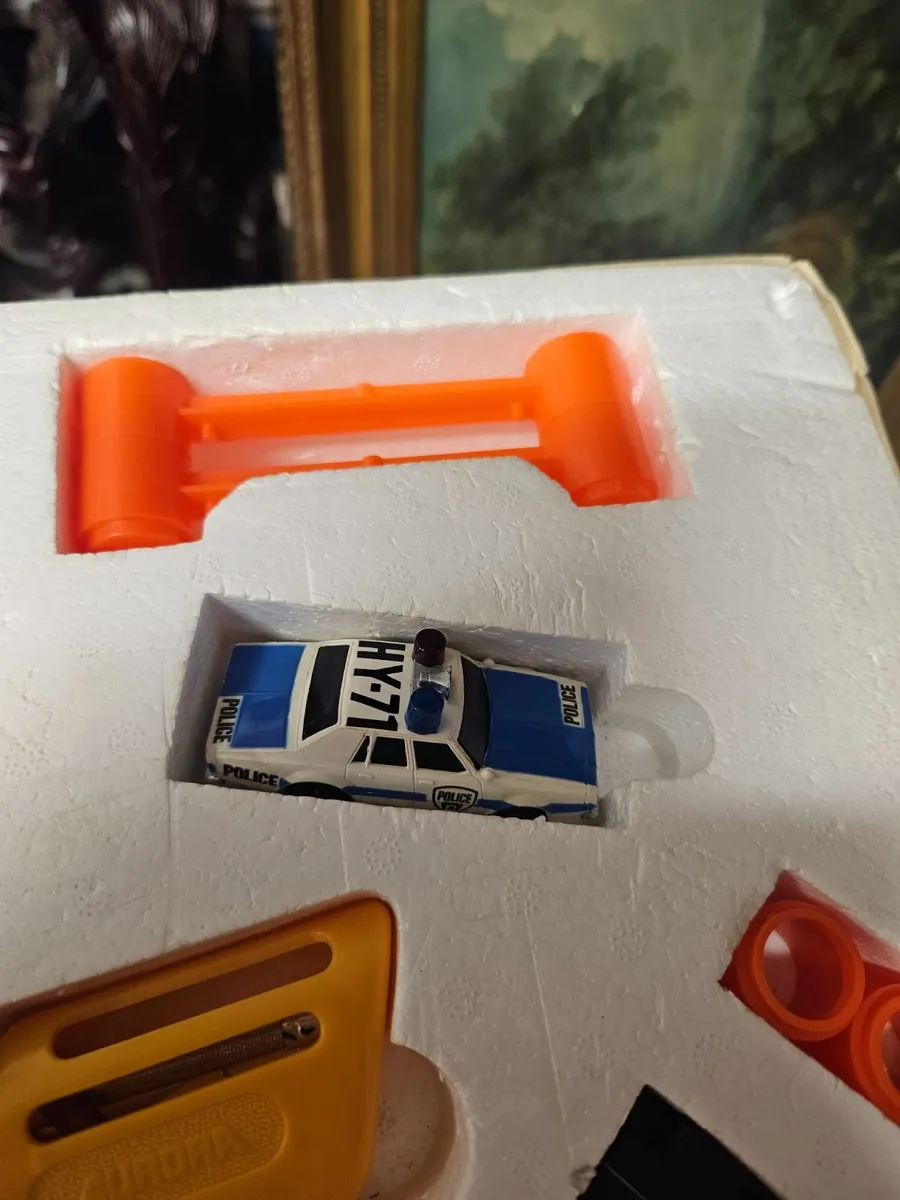 Scalextric Aurora Police Chase Race Track - Image 4