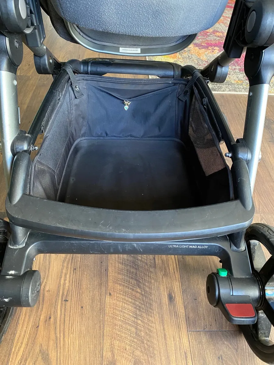 Silvercross Pram - Image 2