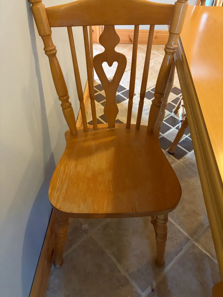 Table and 4 chairs - Image 2