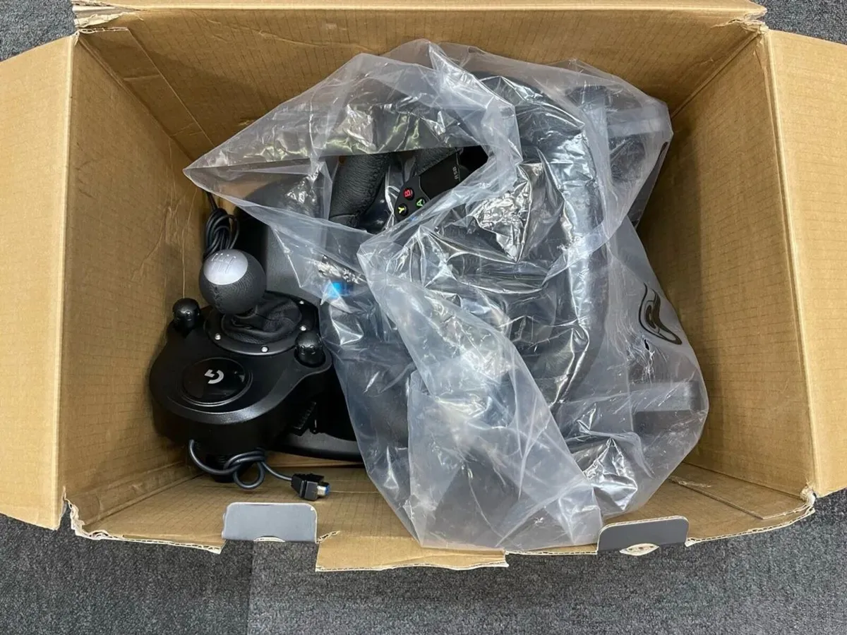 Logitech G923 Racing Wheel - Image 1