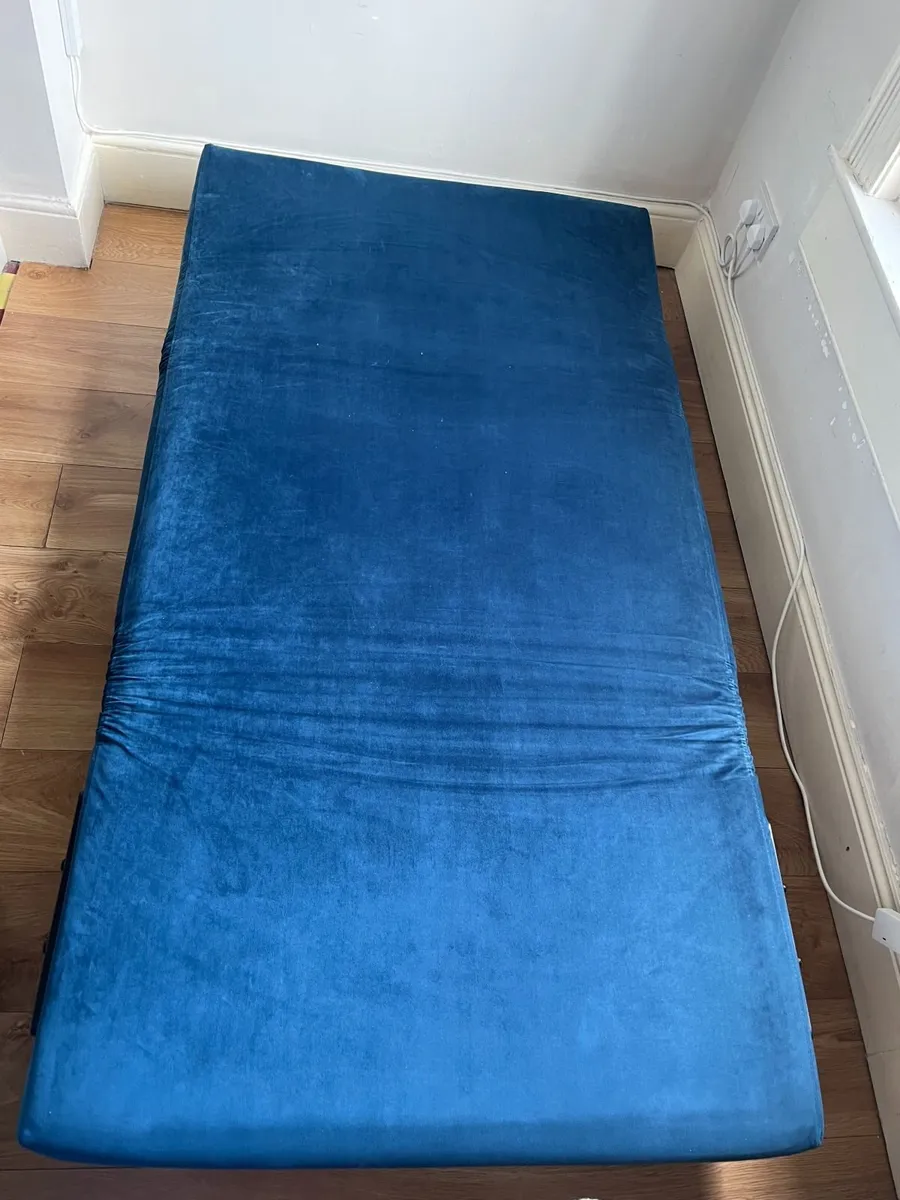 Navy Velvet Single Sofa Bed - Image 2