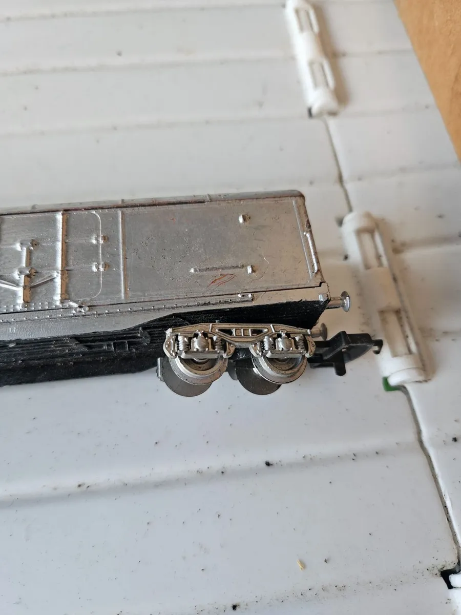 Hornby Lima OO Gauge Wagon - Image 4