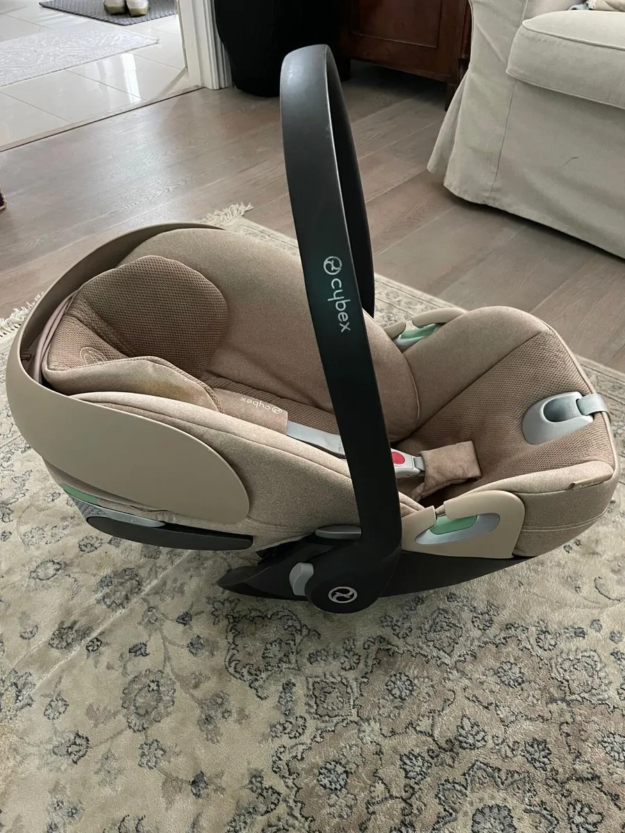 Cybex Cloud T i-size rotating seat + base - Image 1