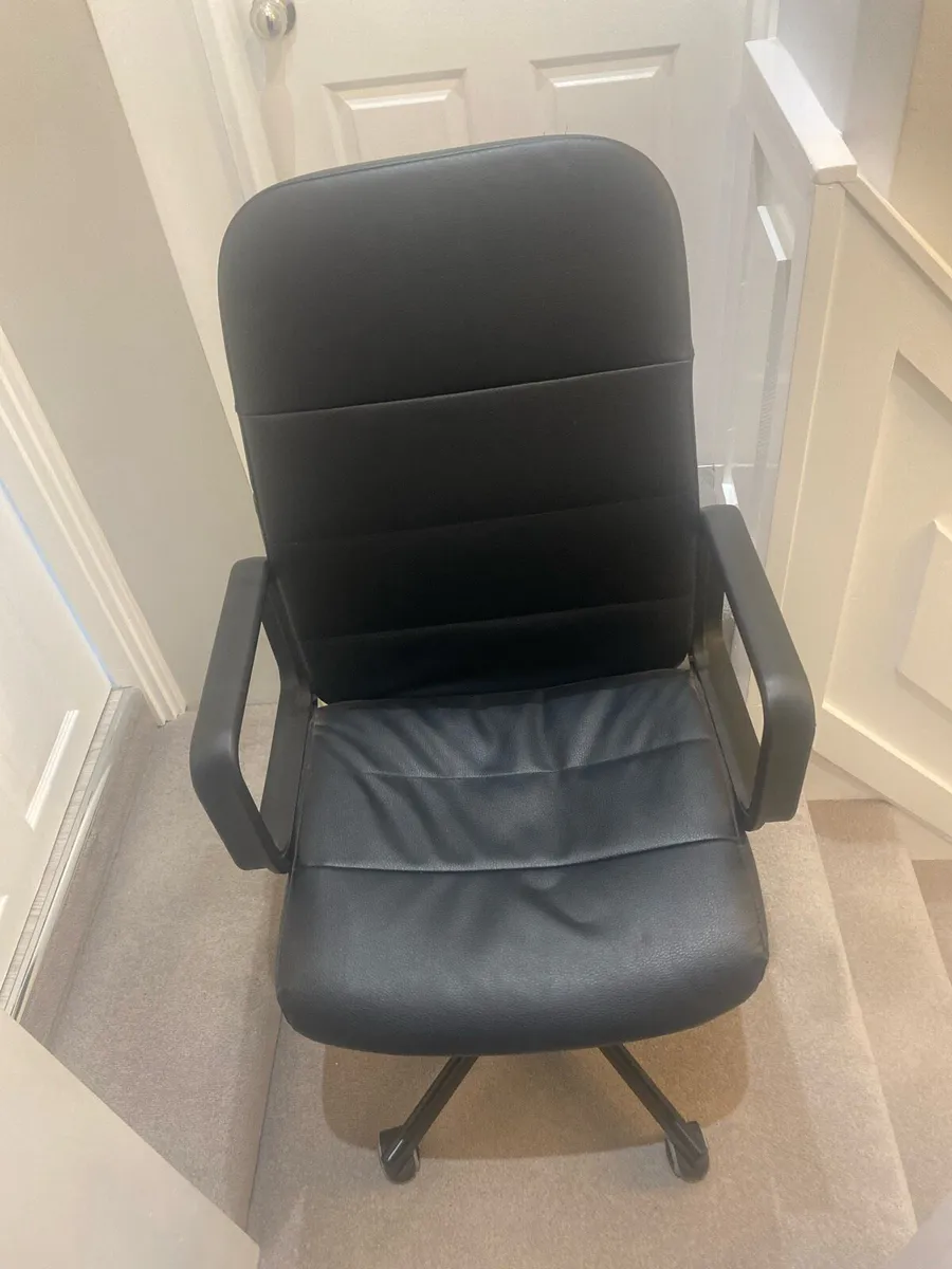 Office chair - Image 1