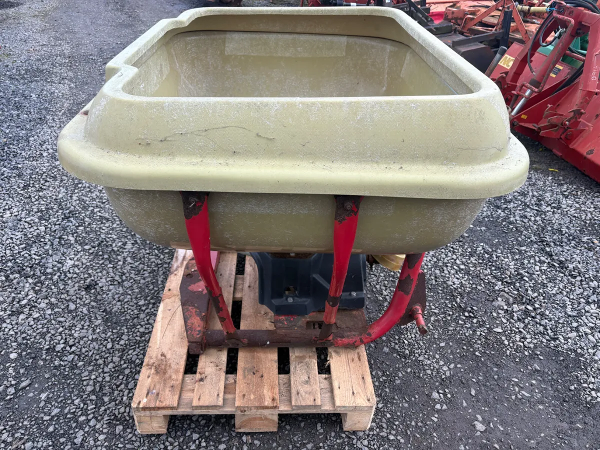 BMC / Vicon Fertiliser Spreader - Image 4