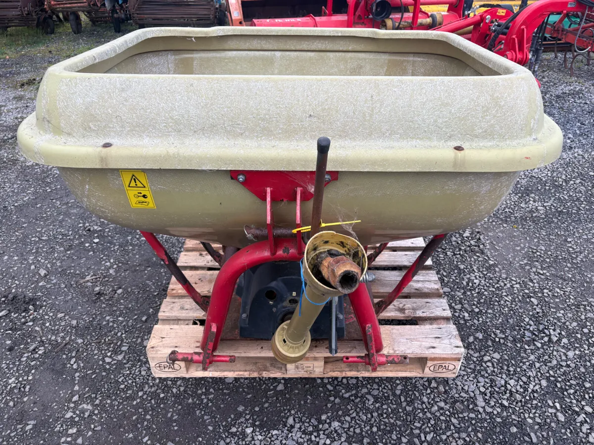 BMC / Vicon Fertiliser Spreader - Image 2