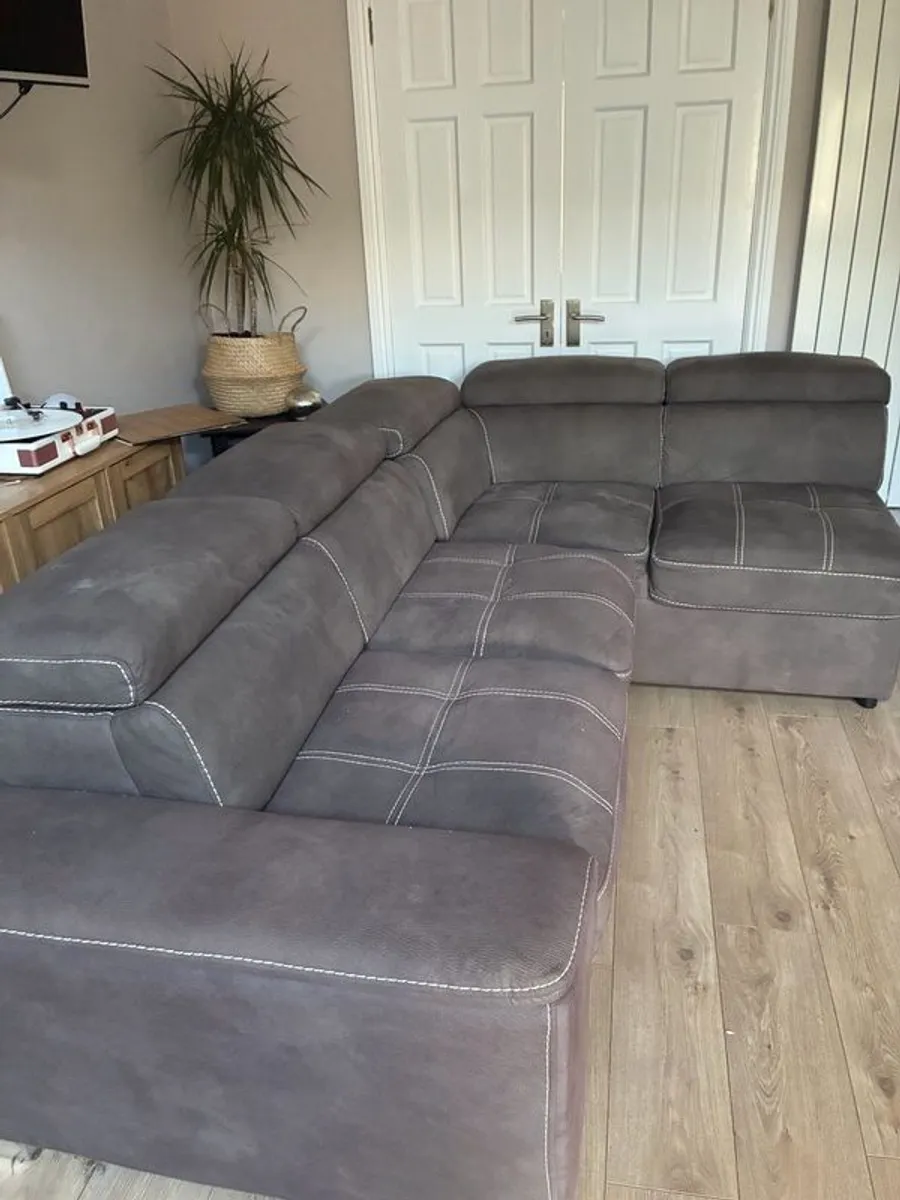 L shaped corner sofa - Image 3