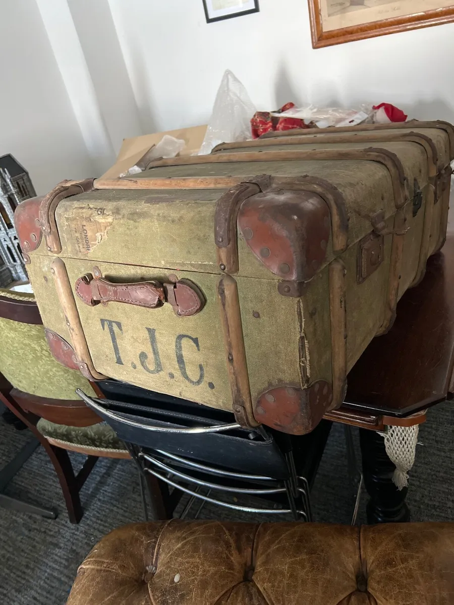 Vintage trunk - Image 2