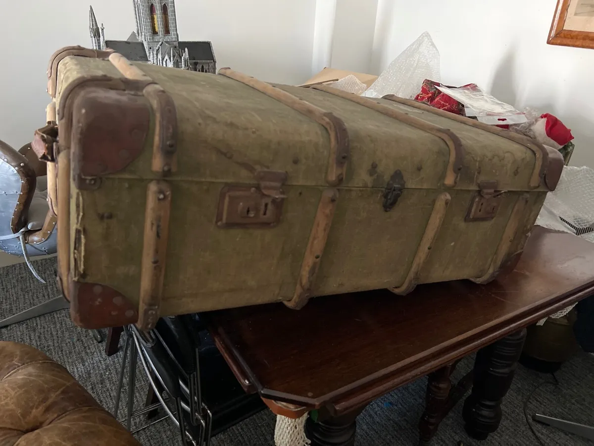 Vintage trunk - Image 3