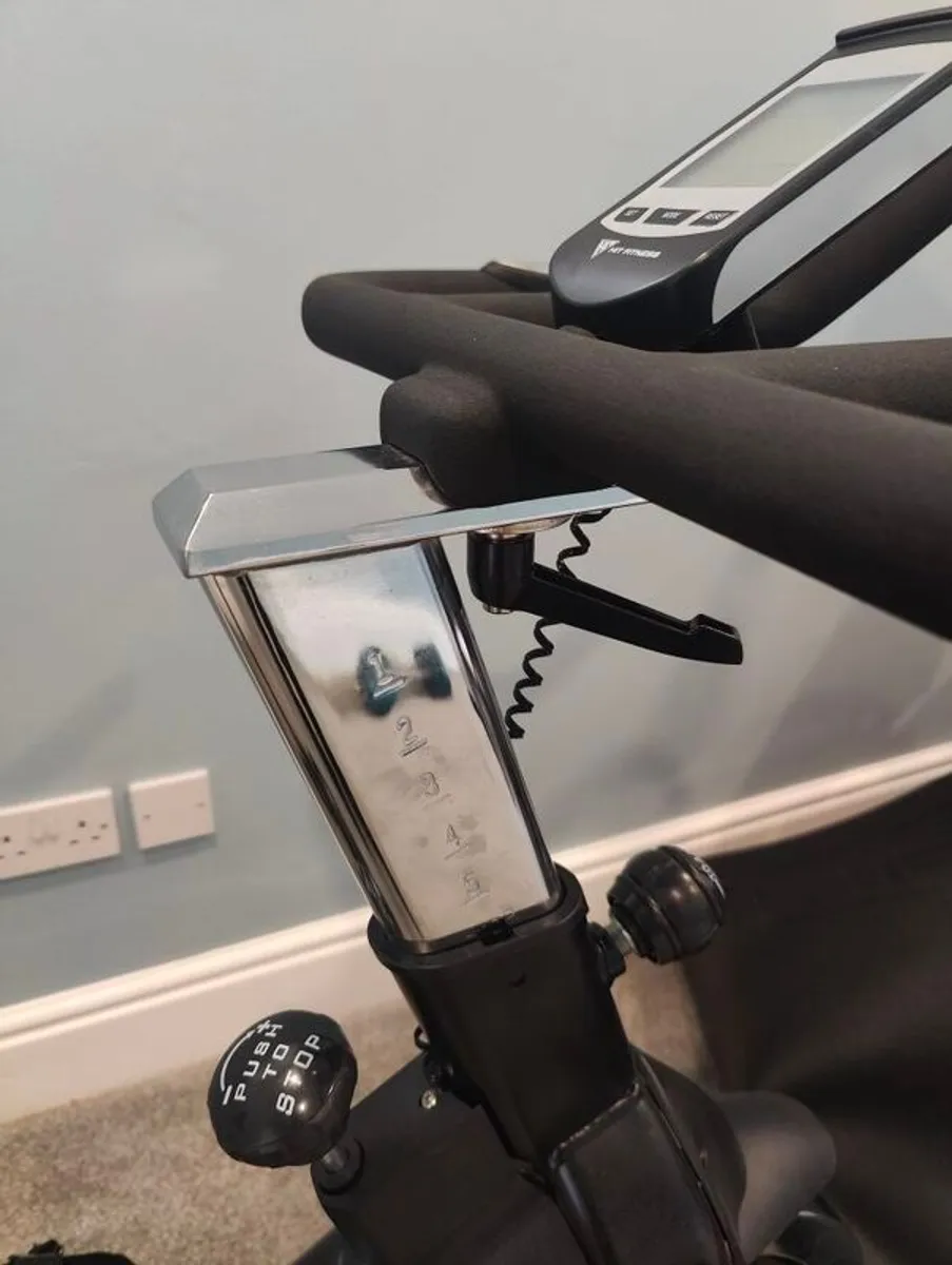 G7 exercise bike - Image 4