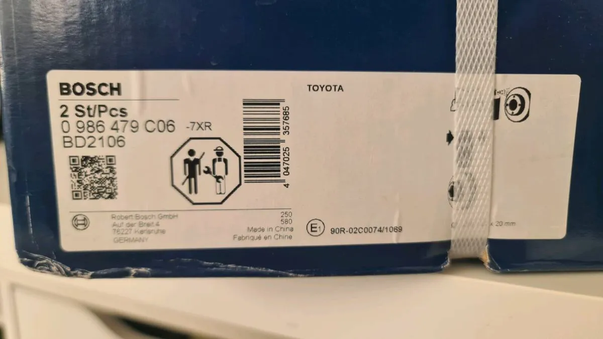 2010 Toyota Yaris Front Discs (pair) BRAND NEW - Image 2