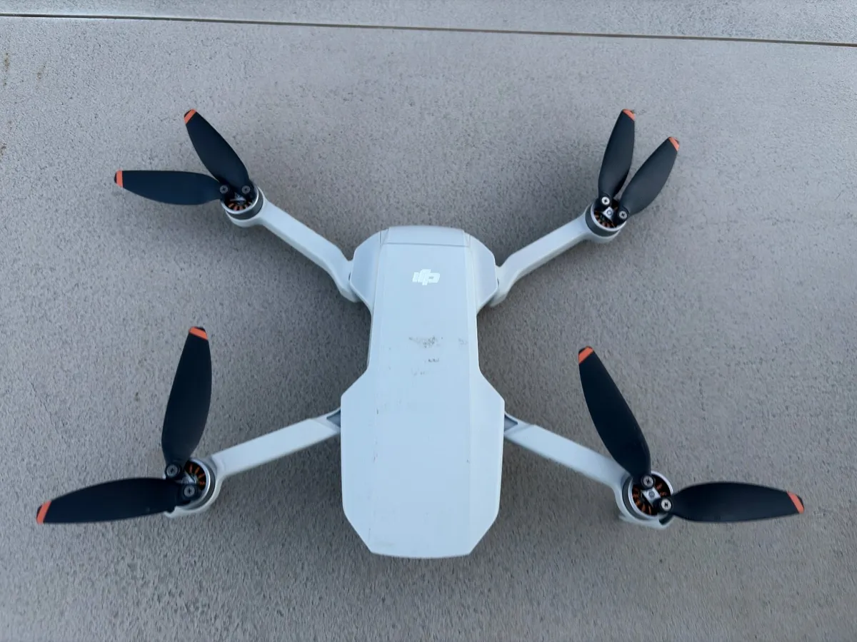 DJI Mini 2 Fly More Combo - 3 Battery - Low Cycle - Image 4