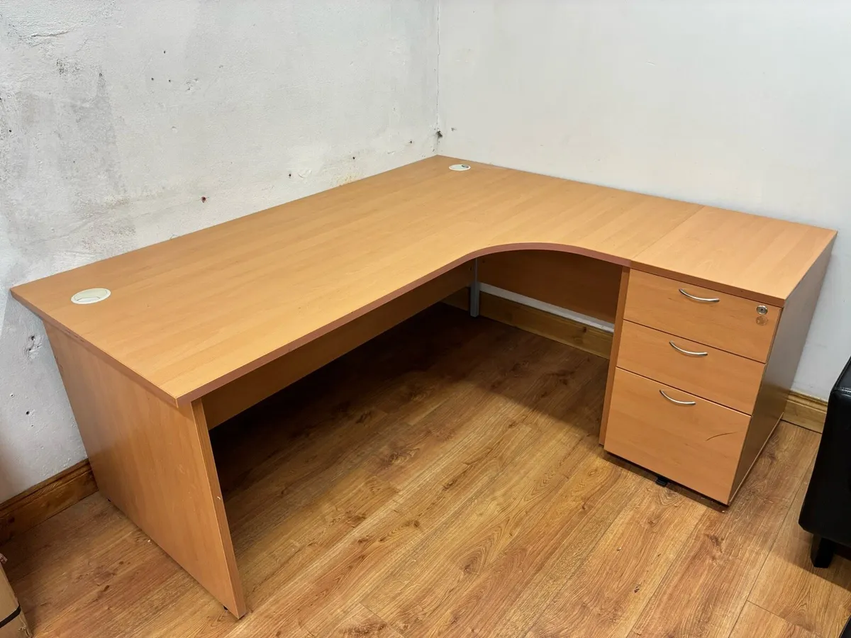 Corner Office Desk Right Hand - Image 1