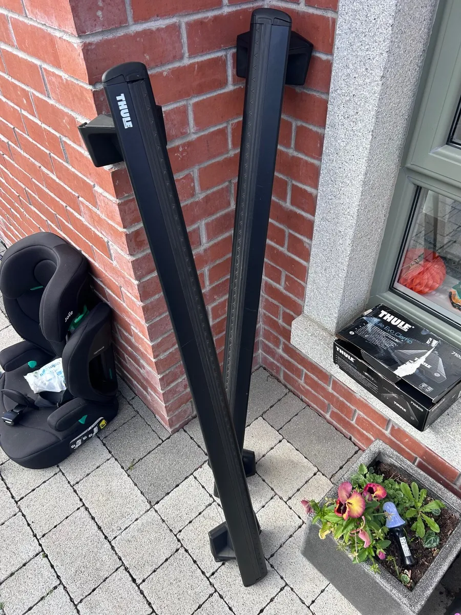 Thule Force 400 Litre Roof Box + WingBar Evo 127 - Image 2