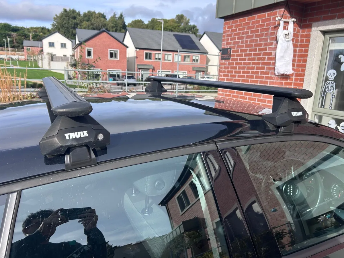Thule Force 400 Litre Roof Box + WingBar Evo 127 - Image 3