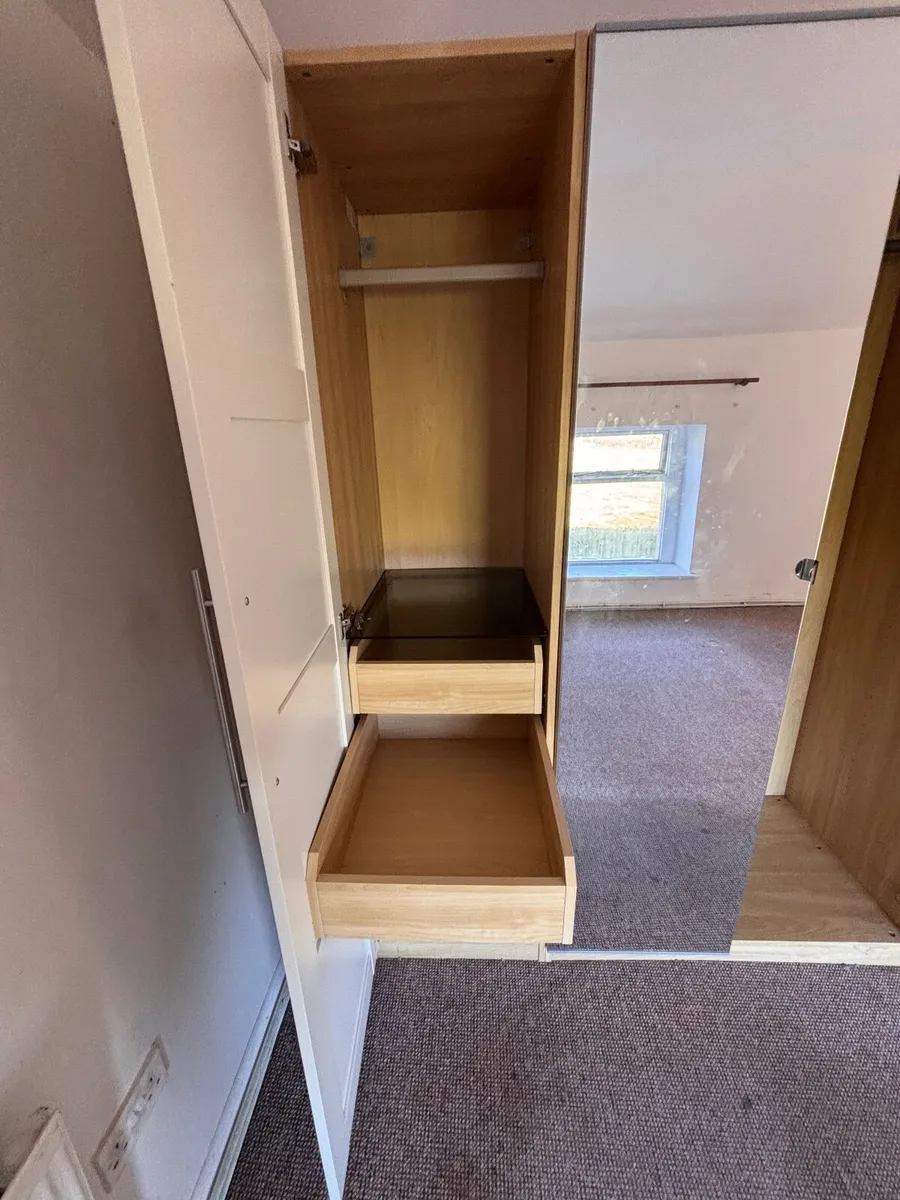 Wardrobe - Image 4