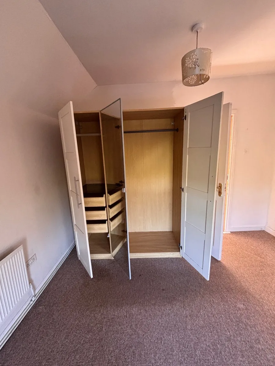 Wardrobe - Image 3