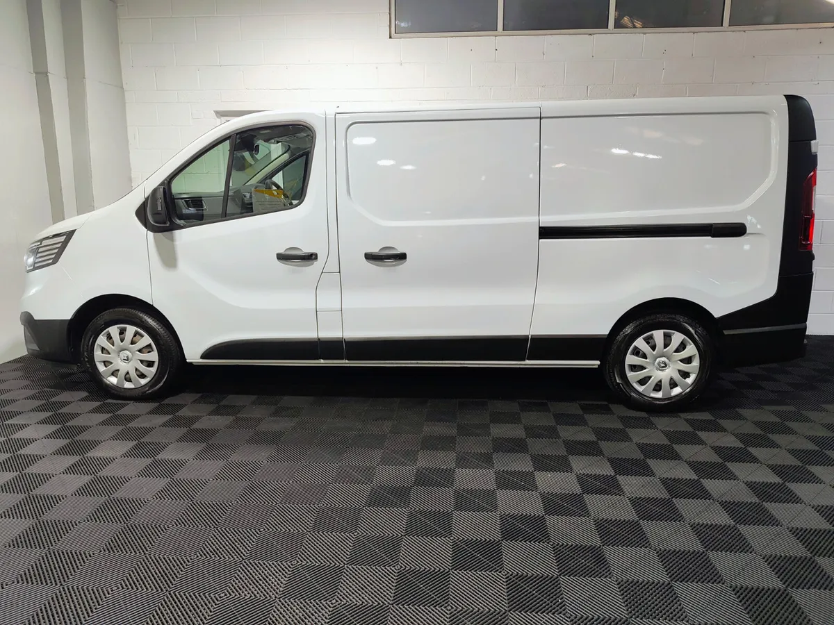 Renault Trafic 2022 PRICE INCLUDES VAT - Image 4