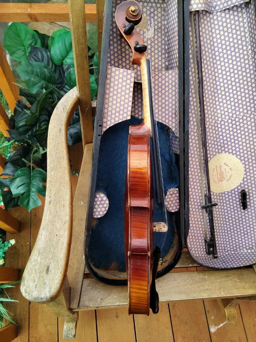 Old full size violin - Image 2
