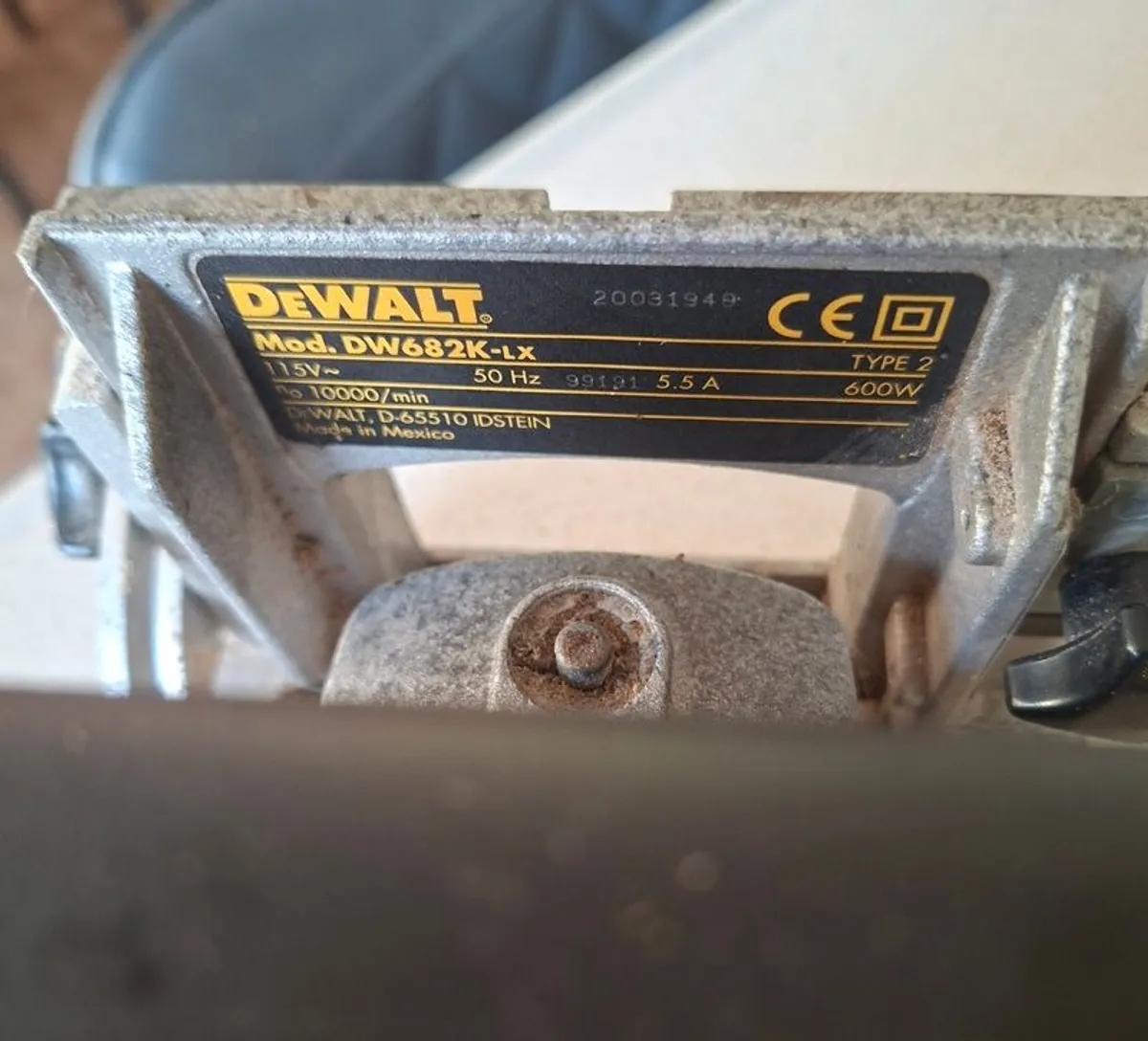 DeWalt DW682K 110V Biscuit Joiner with Case - Image 2