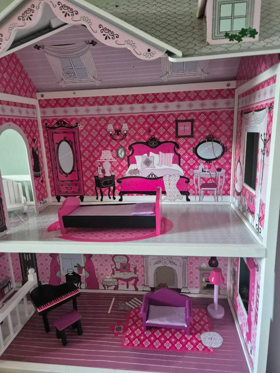 Dolls house - Image 2