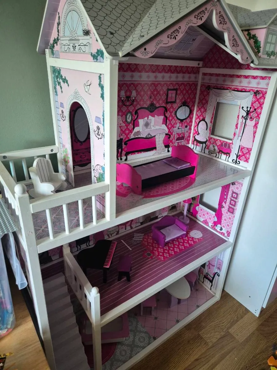 Dolls house - Image 4