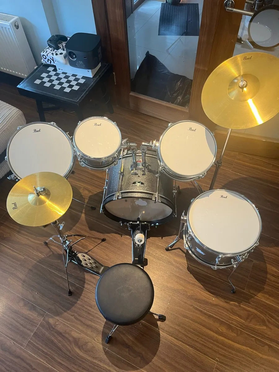 Pearl roadshow jr. drum set - Image 1