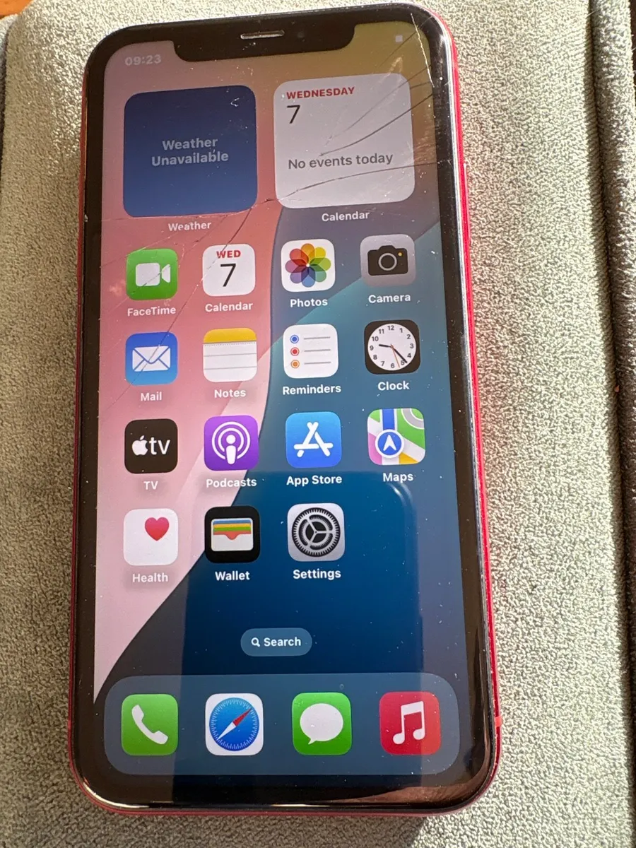 iPhone XR 64go Red - Image 1