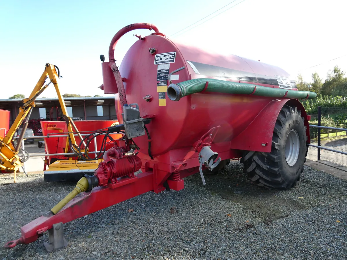 Hi Spec 2300 Gallon tanker - Image 1