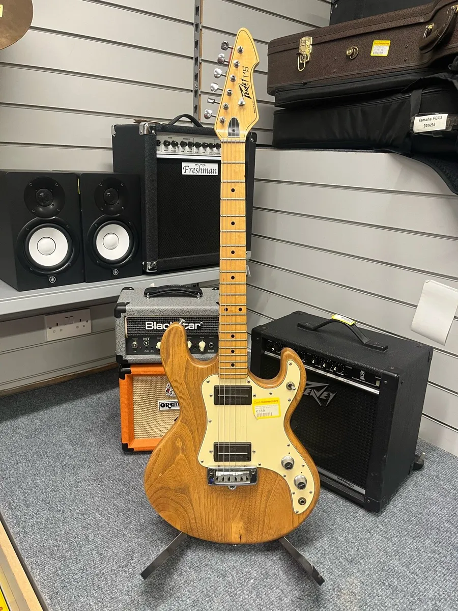 Peavey T-15 Electric Guitar - Image 1