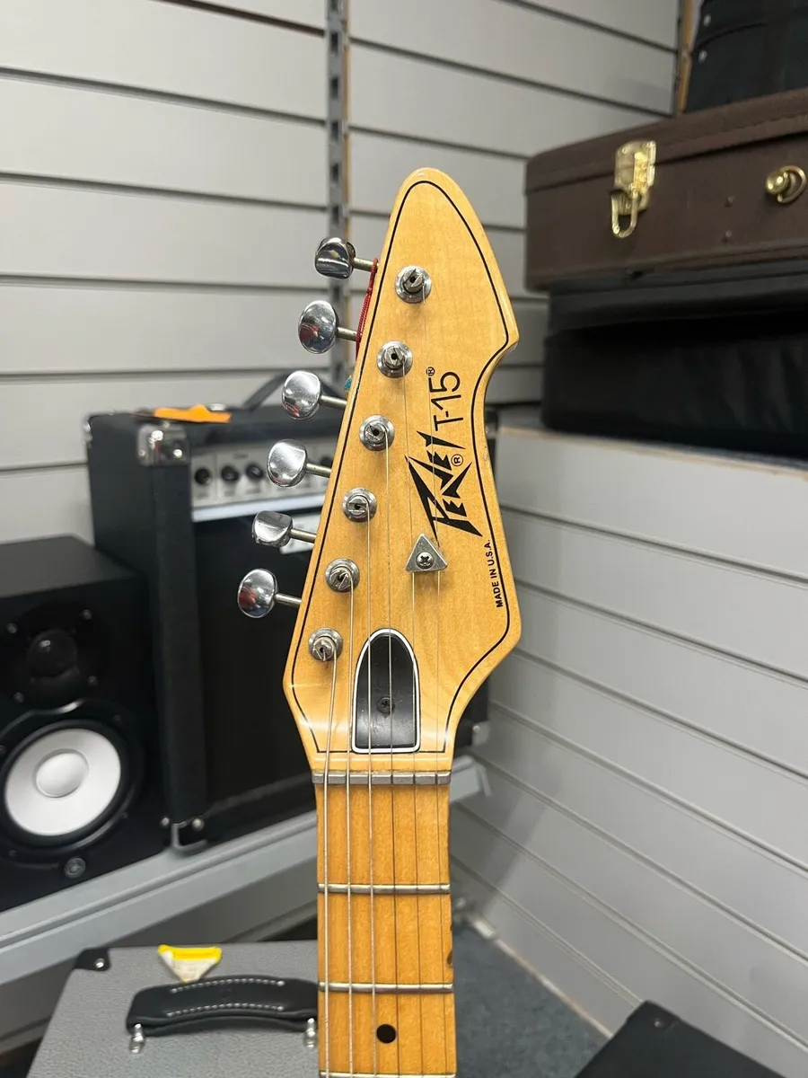 Peavey T-15 Electric Guitar - Image 3