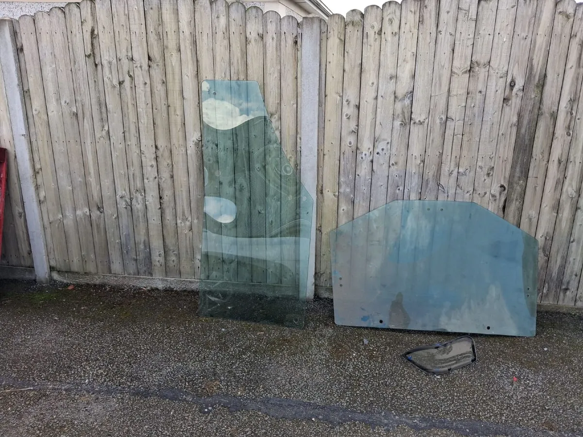 Tractor Glass - Image 2