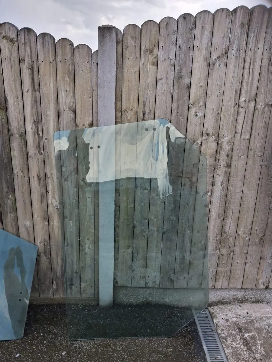 Tractor Glass - Image 3