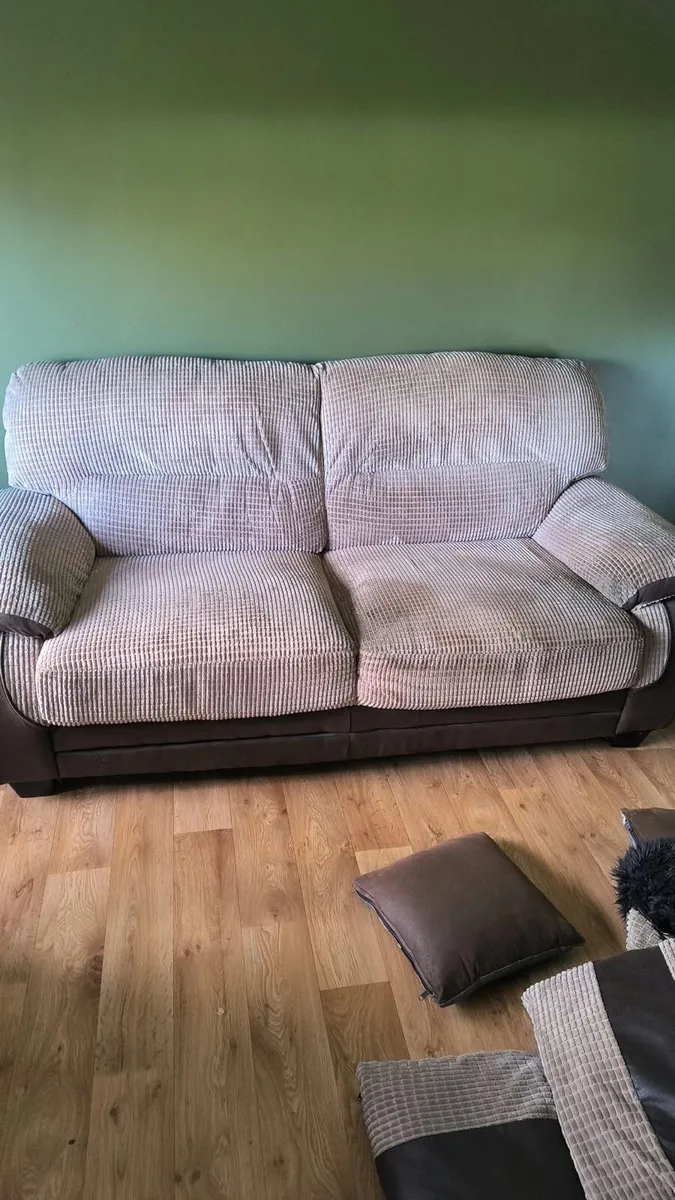 Couch - Image 2