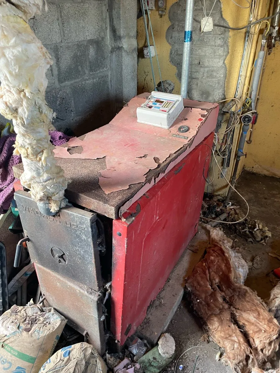 Old wood pellet boiler - Image 1
