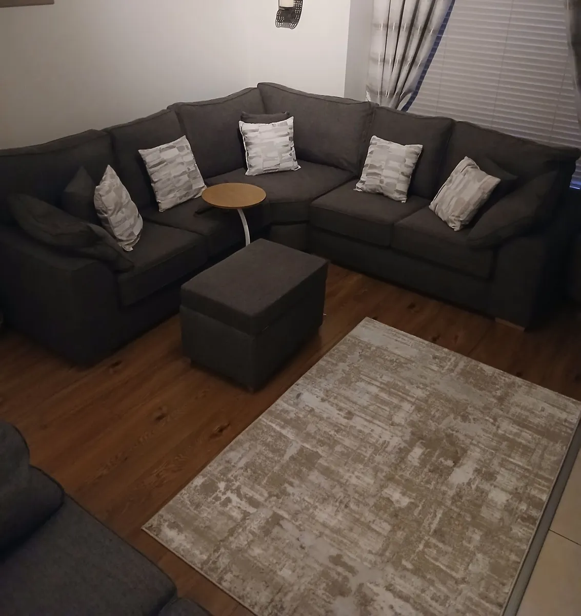 Large L shape couch, 2 seater and footstool - Image 4
