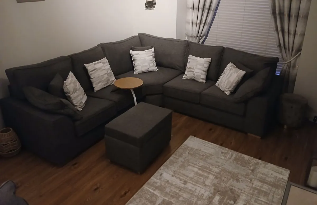 Large L shape couch, 2 seater and footstool - Image 1