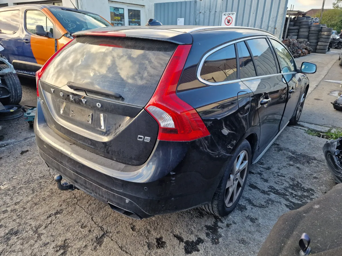 14 VOLVO V60  2.4 D D5 (D5244T15)AUTO FOR BREAKING - Image 4