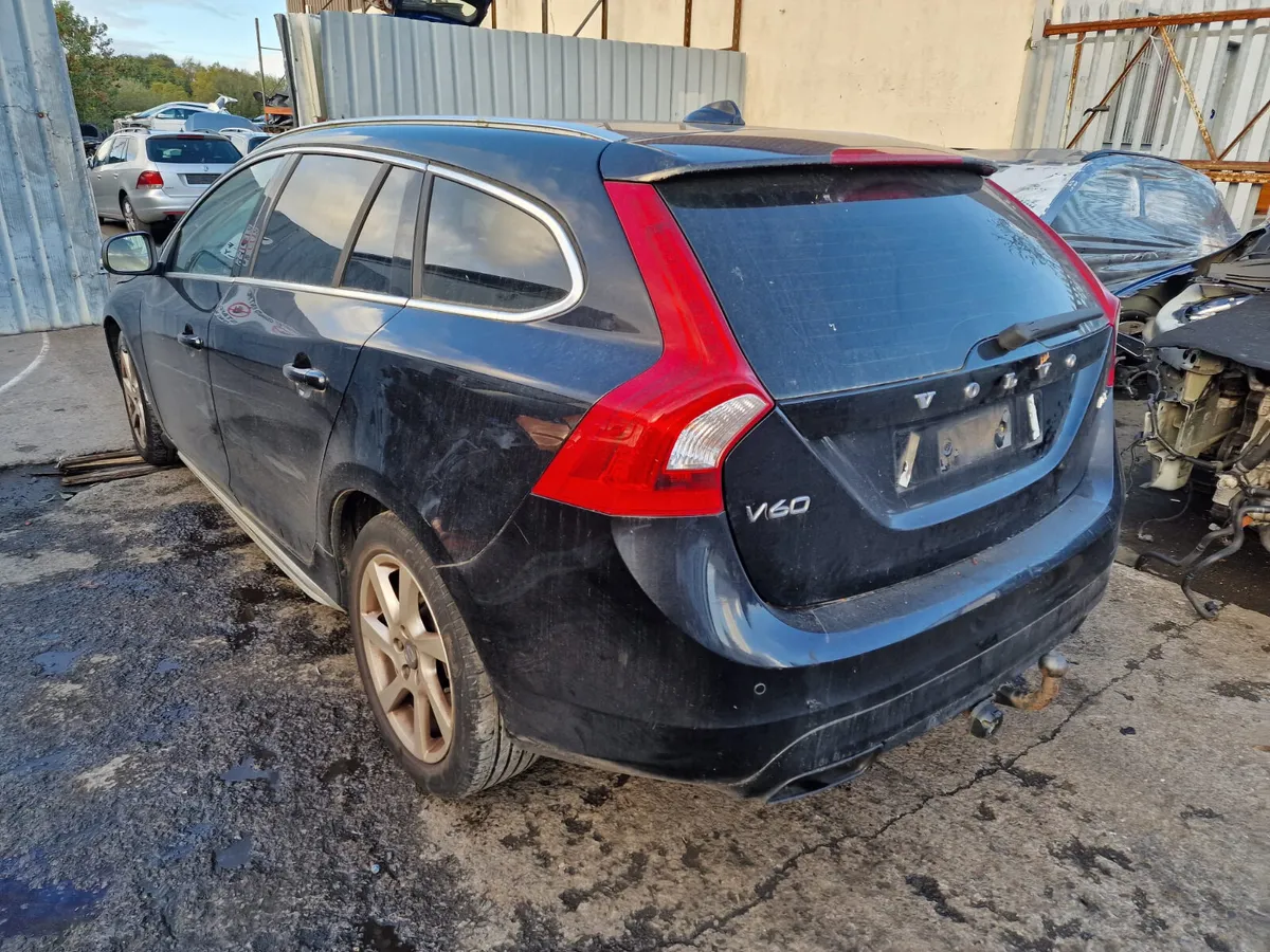 14 VOLVO V60  2.4 D D5 (D5244T15)AUTO FOR BREAKING - Image 3