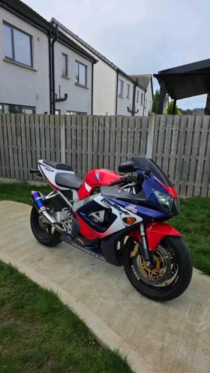 Honda cbr 929rr - Image 1