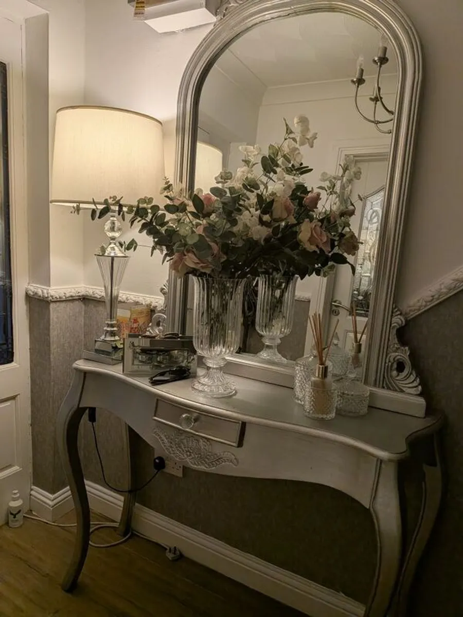 Console table only - Image 1