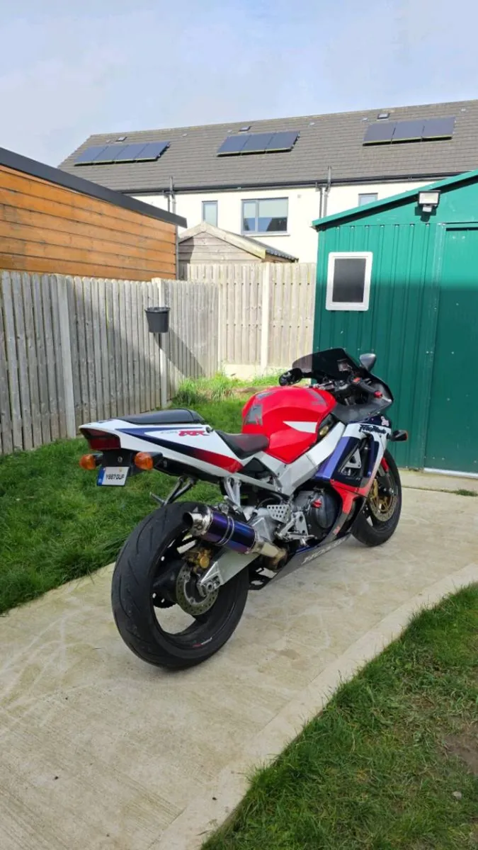 Honda cbr 929rr - Image 2