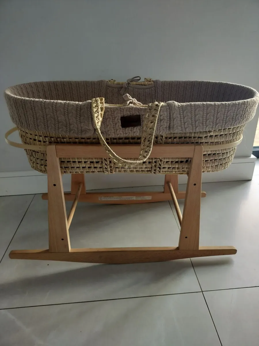 Green sheep moses basket with rocking stand - Image 1