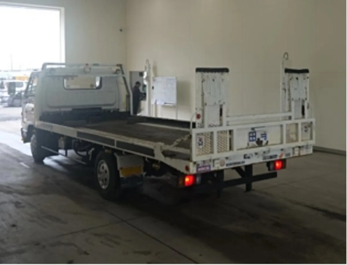 1992 Isuzu Elf 4.3 Diesel Recovery Truck - Image 2