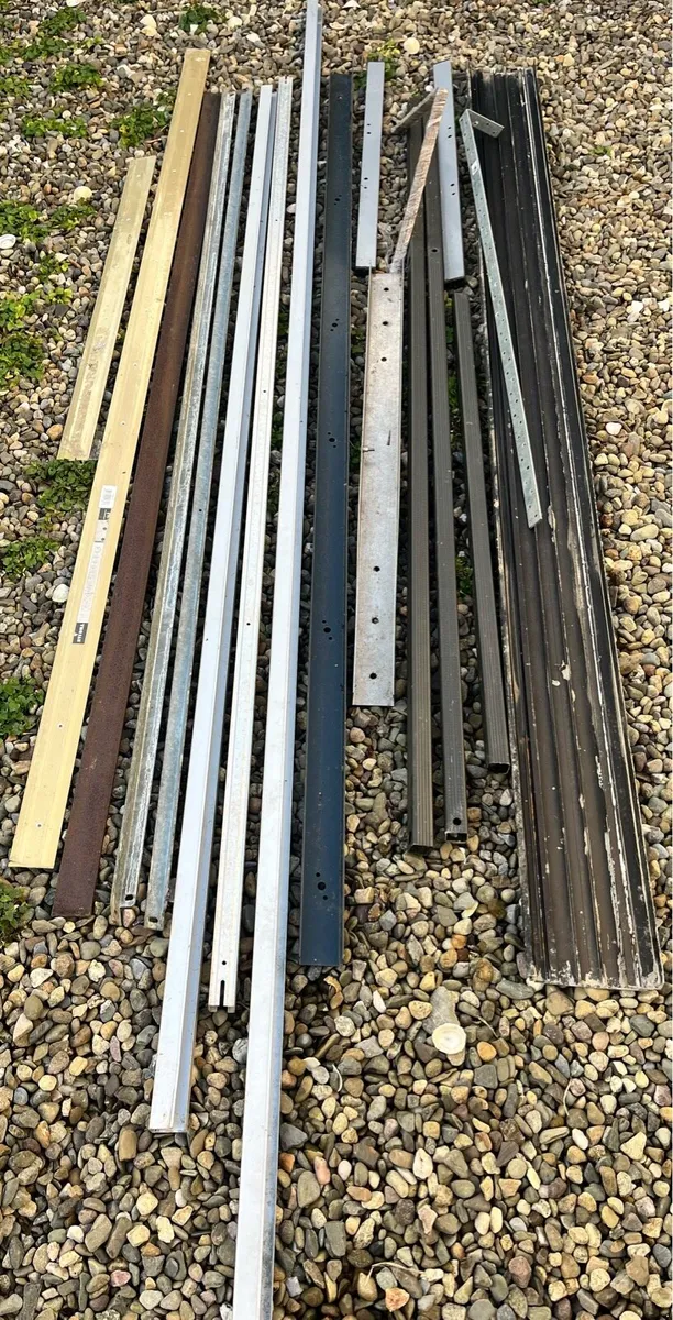 Bundle of aluminium & metal profiles - Image 2