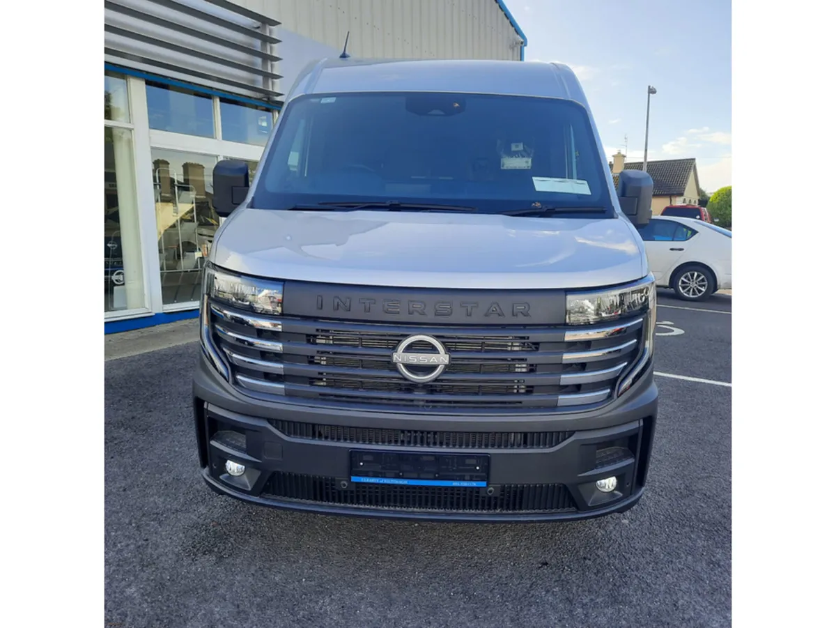 Nissan Interstar 150 BHP SV PREMIUM AUTOMATIC MEDI - Image 2