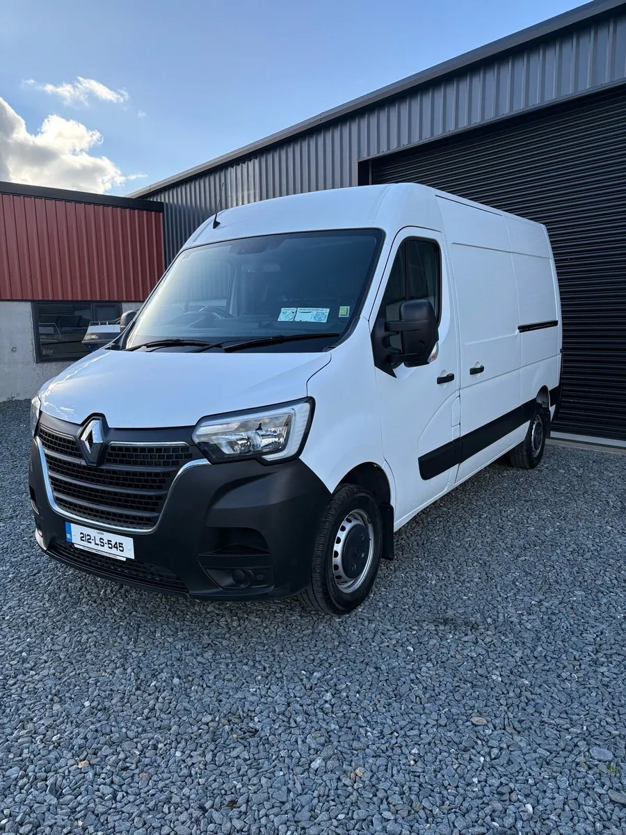 2021(212) Renault Master 121kms MWB No VAT - Image 2