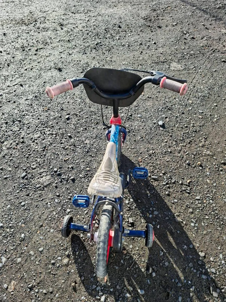 Kids 12 inch spiderman bike - Image 3