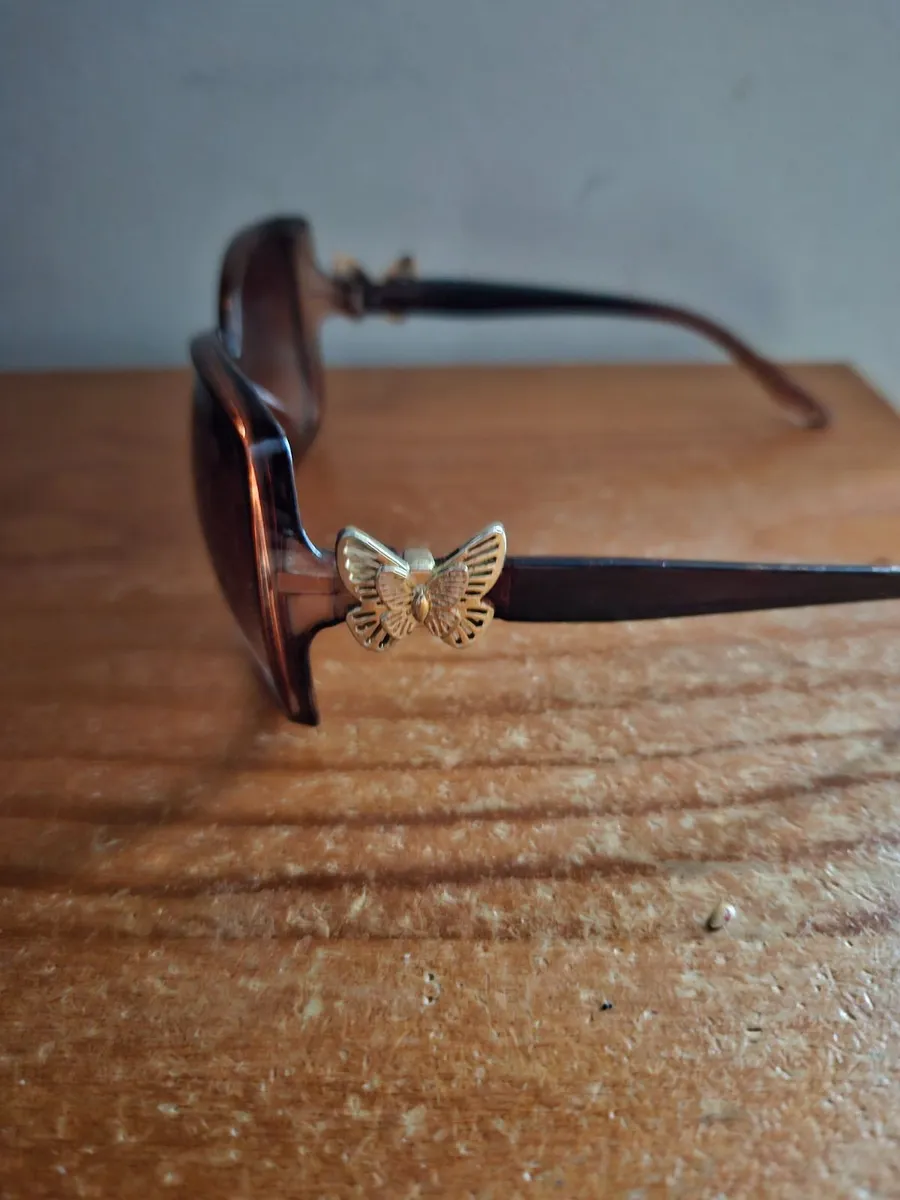 Vintage Retro Sunglasses - Image 2